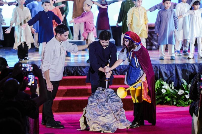 Drama Musikal “Arthur” Tampilkan Kreativitas dan Kepemimpinan Siswa - Bagian 3