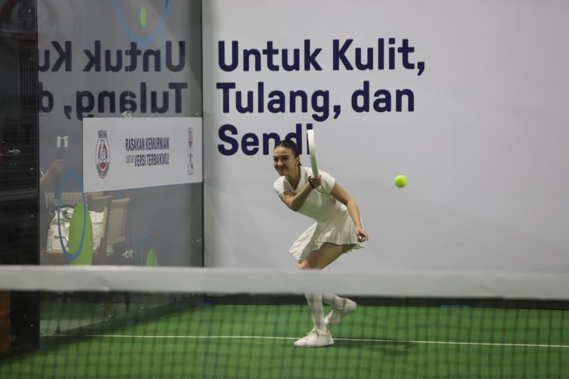 Begini Gaya Raline Shah Bermain Padel - Bagian 2