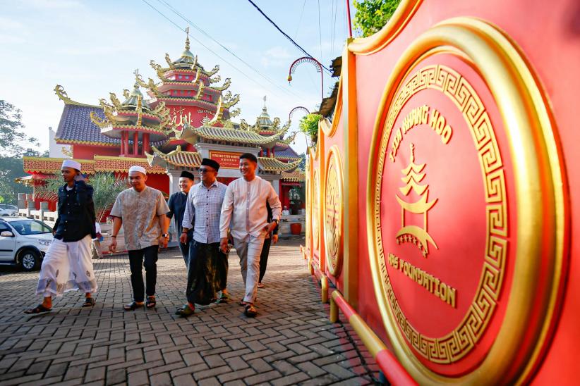 Salat Iduladha di Masjid Bergaya Tionghoa Jadi Simbol Toleransi - Bagian 5