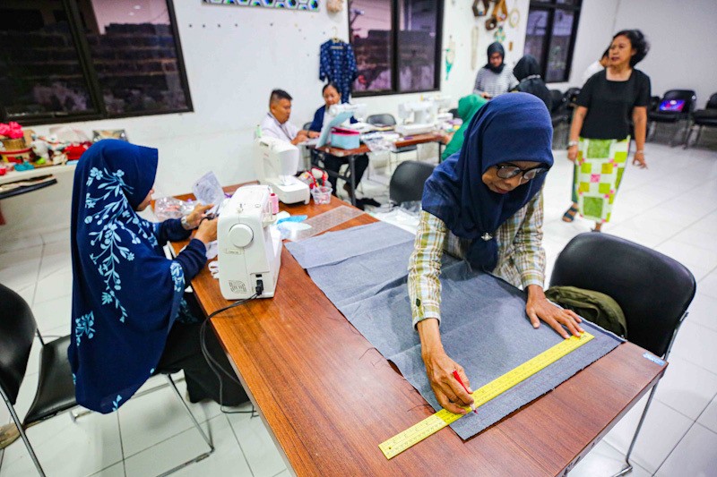 Pemerintah Dorong UMKM Baru Lewat Pelatihan Menjahit - Bagian 4
