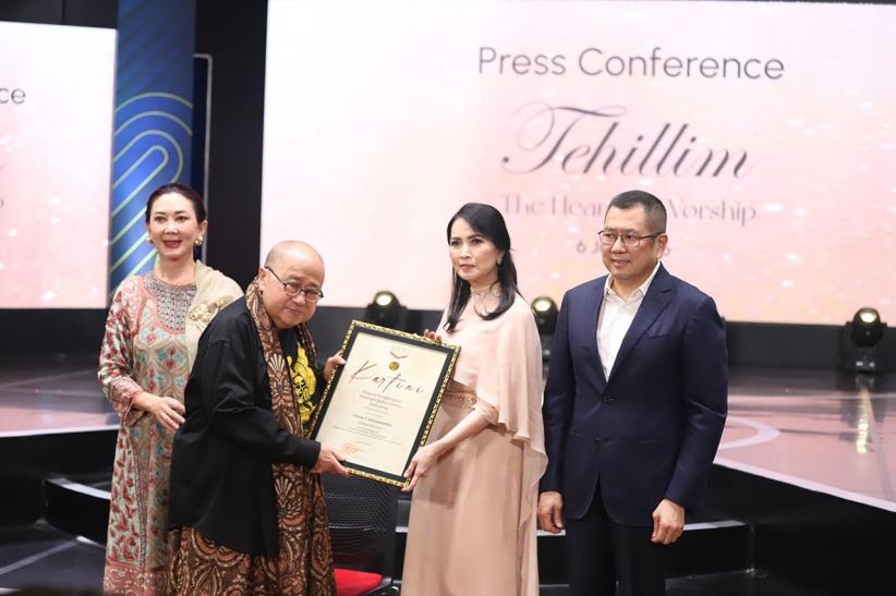 Tehillim Concert Bawa Liliana Tanoesoedibjo Raih Penghargaan Khusus MURI Kartini - Bagian 2