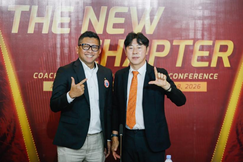 Ekspresi Shin Tae-yong Resmi Jadi Pelatih Persija Jakarta     - Bagian 3