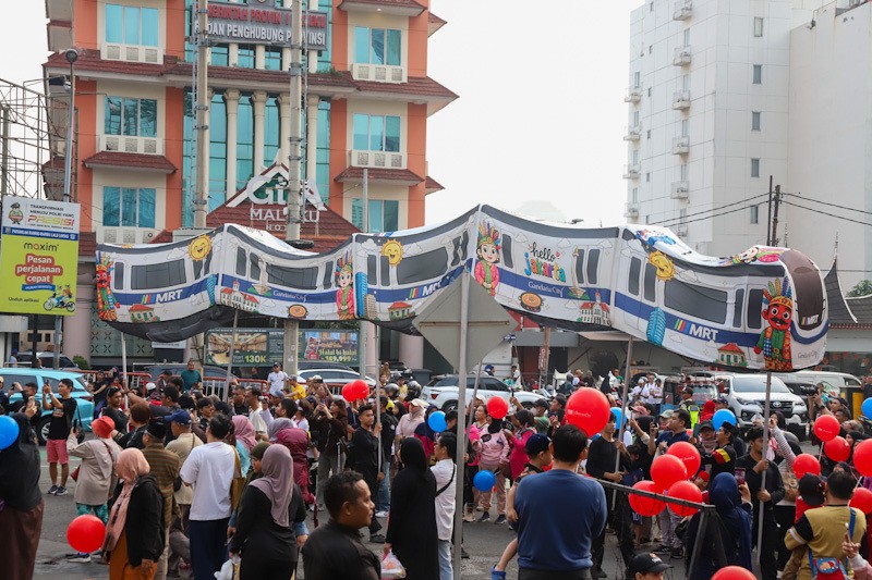 17 Mal Meriahkan Pawai Defile HUT ke-499 Jakarta di CFD Bundaran HI - Bagian 1