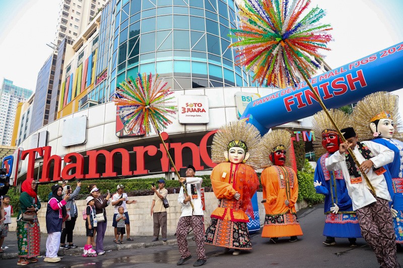 17 Mal Meriahkan Pawai Defile HUT ke-499 Jakarta di CFD Bundaran HI - Bagian 7