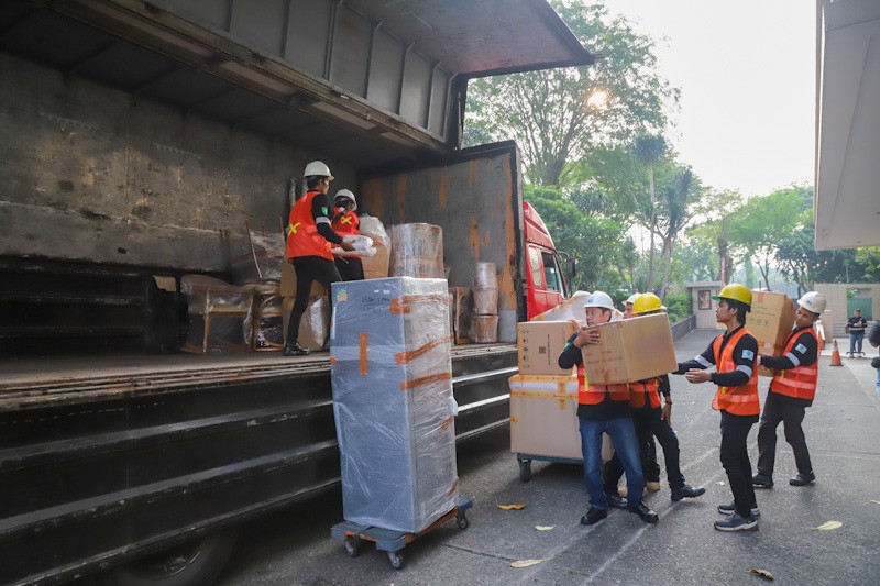 Barang-Barang Eks Hotel Sultan Mulai Direlokasi - Bagian 4