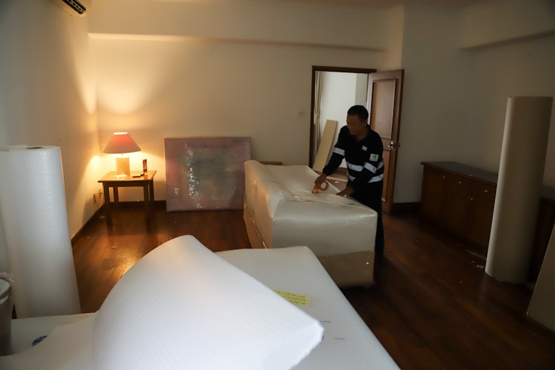 Barang-Barang Eks Hotel Sultan Mulai Direlokasi - Bagian 5