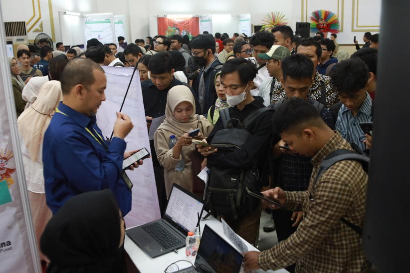 Kemenko PM Siapkan Talenta Indonesia Hadapi Pasar Kerja Global Lewat Job Fair di Kebumen - Bagian 3