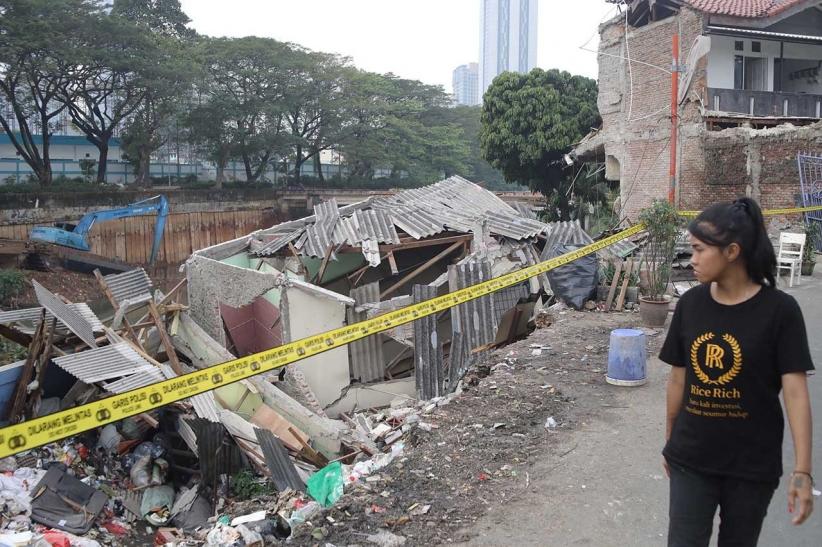 Longsor di Bendungan Hilir Rusak Rumah Warga    - Bagian 1