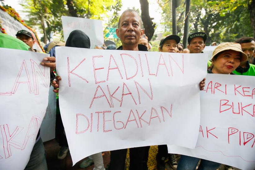 Puluhan Pengemudi Ojol Unjuk Rasa Minta Nadiem Makarim Dibebaskan    - Bagian 1