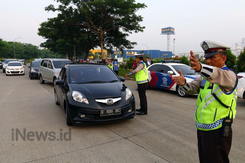 Uji Coba Kebijakan Ganjil Genap di Tol Jakarta-Tangerang - Bagian 5