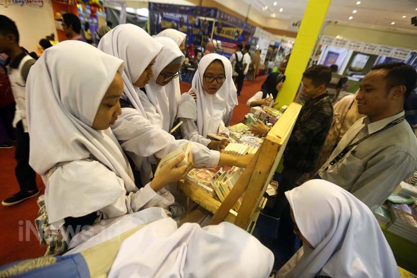 Ribuan Pengunjung Padati Islamic Book Fair 2018 - Bagian 4