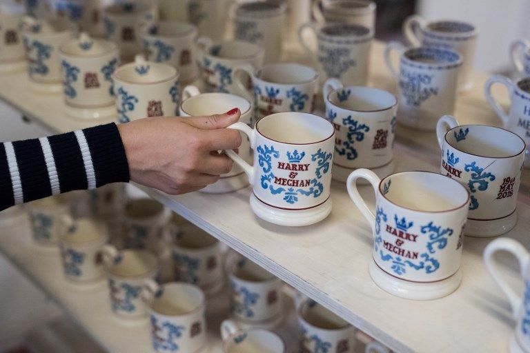 Suvenir Pernikahan Pangeran Harry dan Meghan Dibuat Massal, Ini Bentuknya - Bagian 2