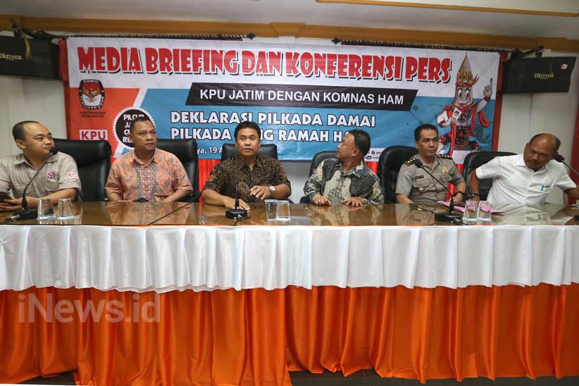 KPU Jawa Timur dan Komnas HAM Deklarasi Pilkada Damai - Bagian 2