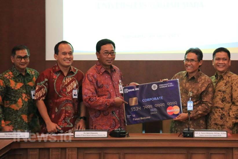 BRI Berikan Layanan Perbankan serta Beasiswa Pendidikan kepada UGM dan Unair - Bagian 3