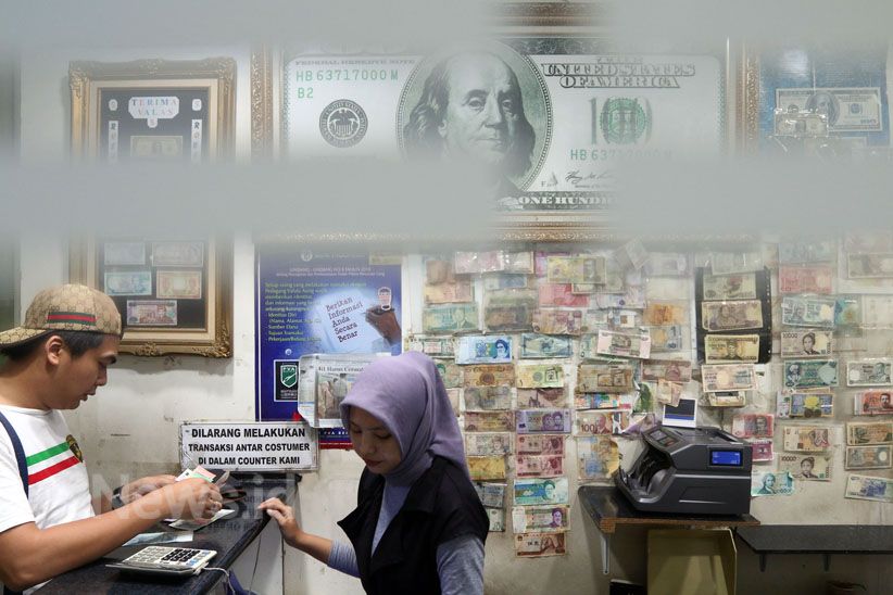 Terburuk Sejak 2016, Nilai Tukar Dolar terhadap Rupiah Nyaris 14.000 - Bagian 8