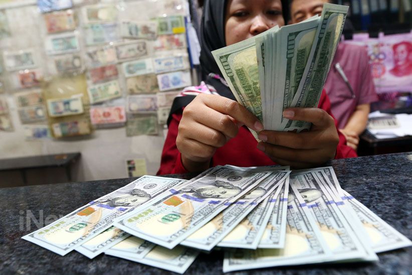 Terburuk Sejak 2016, Nilai Tukar Dolar terhadap Rupiah Nyaris 14.000 - Bagian 7