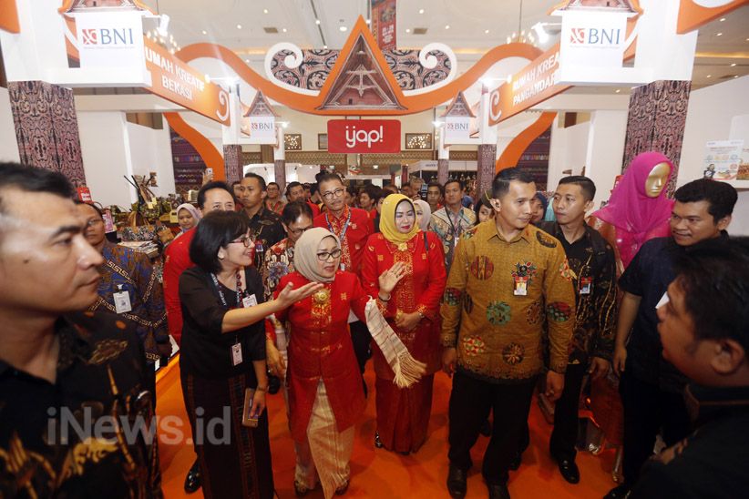 Mufidah Kalla Kunjungi UMKM Binaan BNI di Rumah Kreatif BUMN - Bagian 3