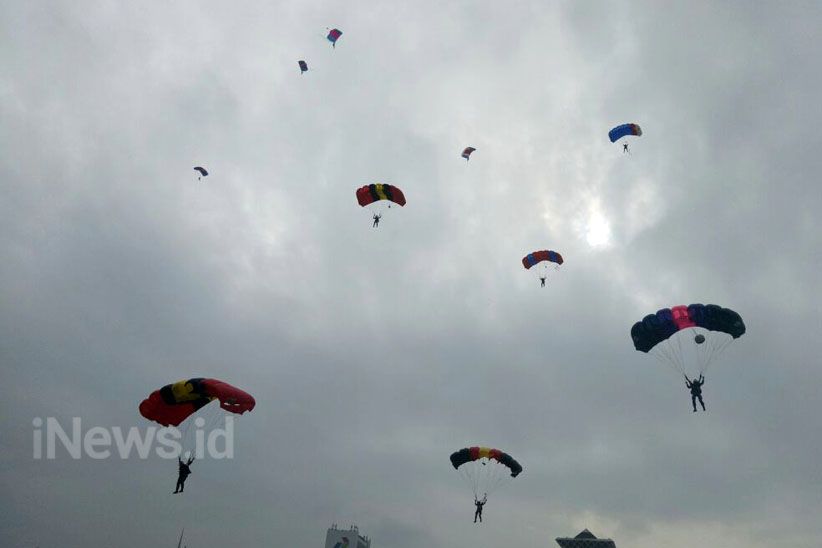 Presiden Jokowi Ajak Korps Wanita TNI dan Polri Teruskan Perjuangan Kartini - Bagian 5