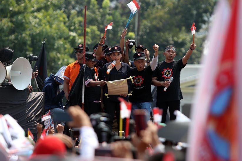 Rieke Diah Pitaloka bersama Ribuan Buruh KRPI Tuntut 5 Jaminan Sosial - Bagian 1