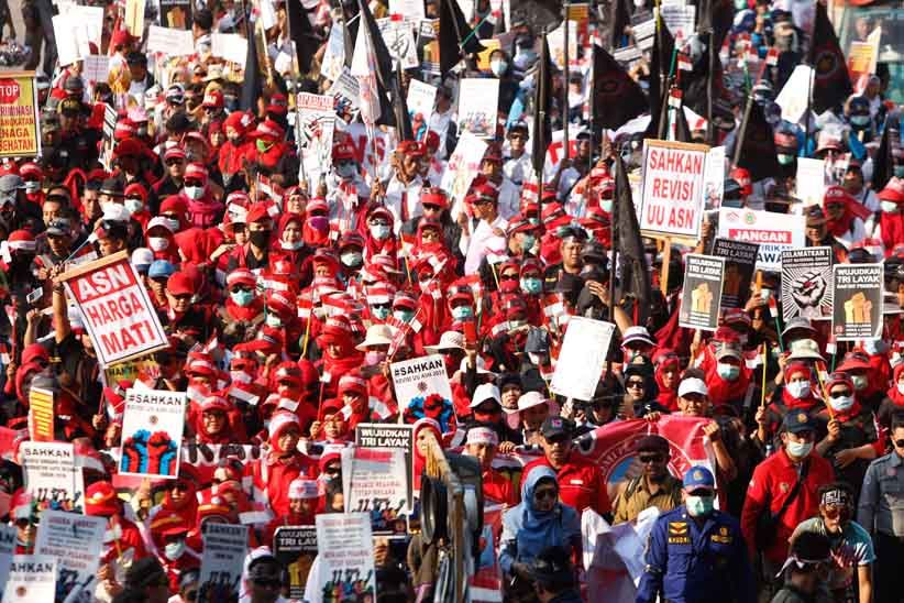 May Day: Ribuan Buruh Mulai Padati Bundaran Patung Kuda - Bagian 1