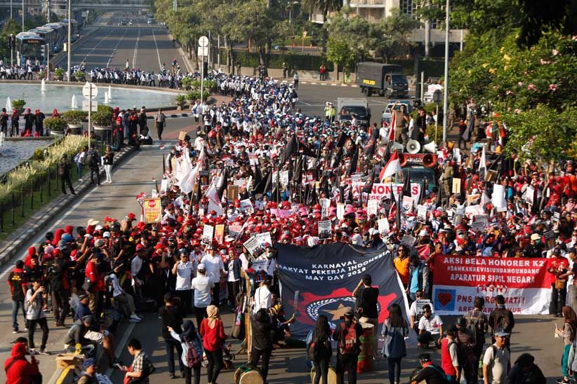 May Day: Ribuan Buruh Mulai Padati Bundaran Patung Kuda - Bagian 2