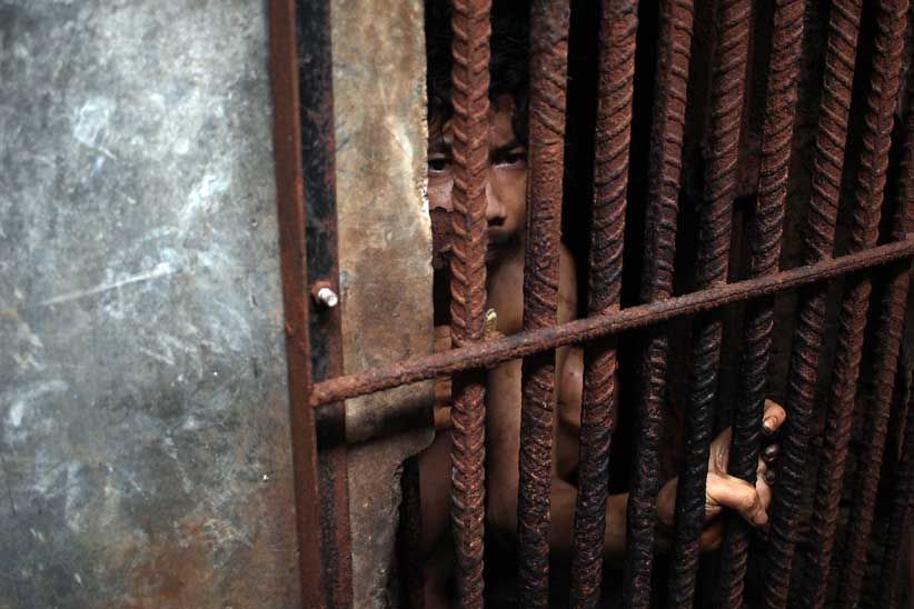 Pria Ini Dibebaskan Pemerintah Kota Medan setelah Dirantai Selama 5 Tahun - Bagian 1