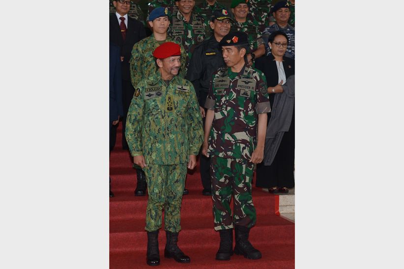 Pakai Baju Loreng, Presiden Jokowi dan Sultan Brunei Kunjungi Mabes TNI - Bagian 2