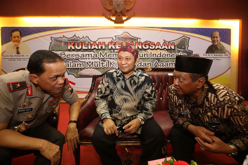 Mahasiswa dan Tokoh Jatim Deklarasi Bersama Menjaga Keutuhan NKRI - Bagian 2