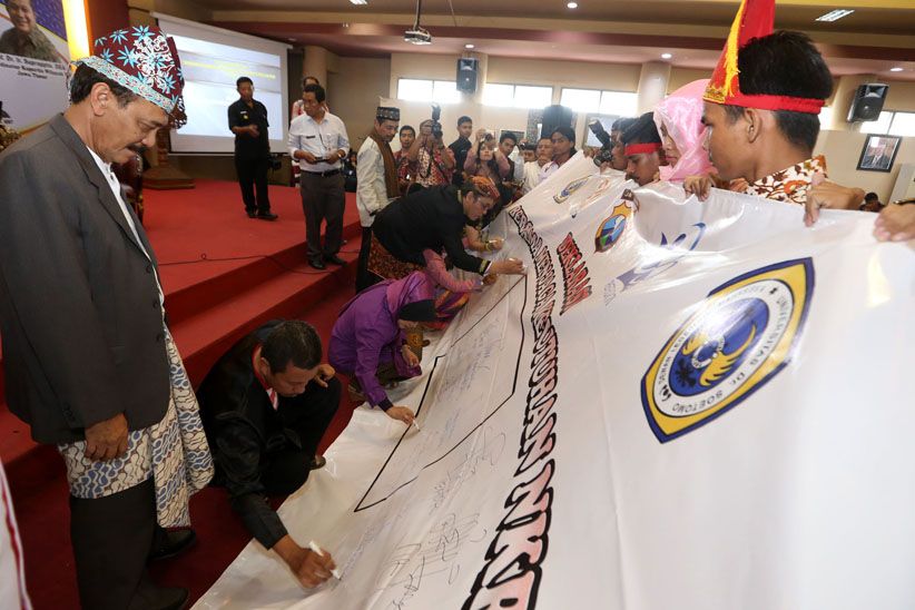 Mahasiswa dan Tokoh Jatim Deklarasi Bersama Menjaga Keutuhan NKRI - Bagian 4