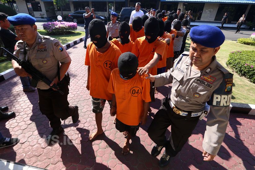 Ditpolairud Polda Jatim Gagalkan Penyelundupan 30.000 Ekor Bibit Lobster - Bagian 6