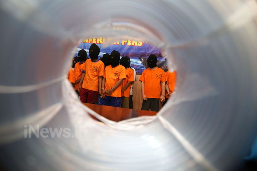 Ditpolairud Polda Jatim Gagalkan Penyelundupan 30.000 Ekor Bibit Lobster - Bagian 4