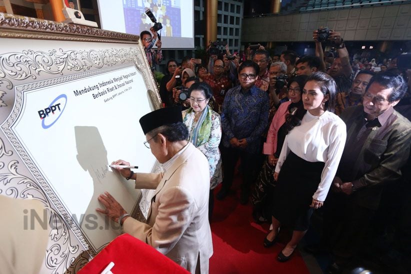 Habibie dan Megawati Dukung Indonesia Jadi Negara Industri Berbasis Riset dan Inovasi  - Bagian 1