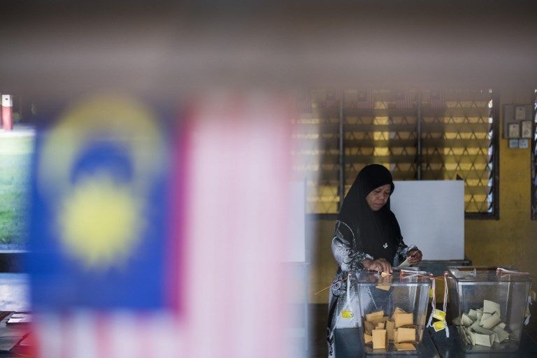 Jutaan Rakyat Malaysia Ikut Pemilu Tentukan Pemimpin Najib atau Mahathir - Bagian 2