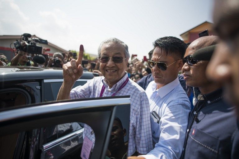 Jutaan Rakyat Malaysia Ikut Pemilu Tentukan Pemimpin Najib atau Mahathir - Bagian 7