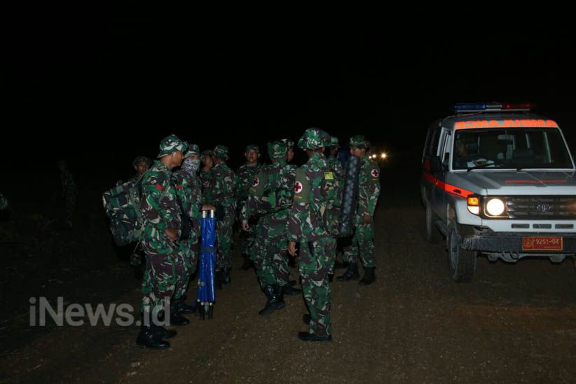 32 Pajurit Pasukan Khusus TNI Laksanakan Terjun Rahasia - Bagian 6