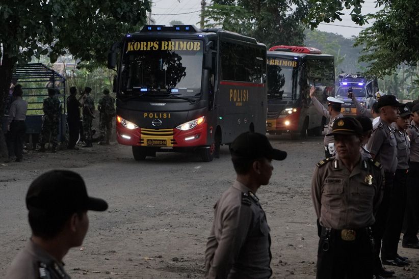 145 Napi Teroris Tiba di Nusakambangan - Bagian 3