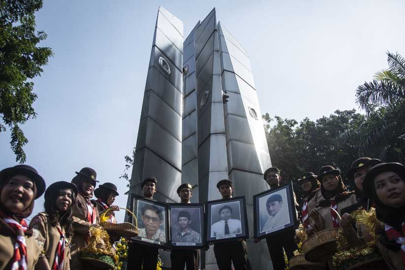 Peringati 20 Tahun Reformasi, Mahasiswa Tabur Bunga di Universitas Trisakti - Bagian 3