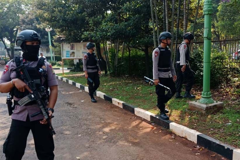 Gereja Santa Ana Diteror, Tim Penjinak Bom Sisir Seluruh Ruangan - Bagian 4