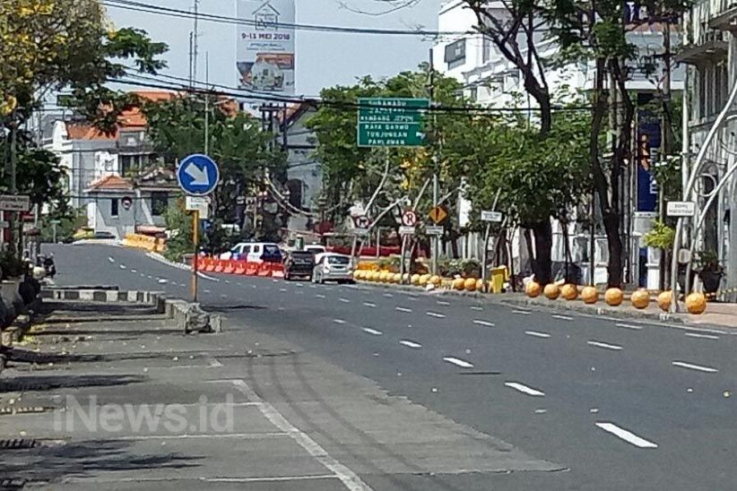 Ada Bom Aktif di Mobil, Polisi Blokade Jalan Rajawali - Bagian 1