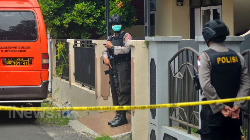 Densus 88 Gerebek Rumah Terduga Teroris di Tasikmalaya - Bagian 2