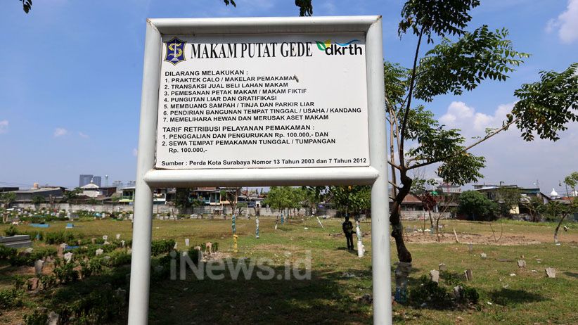 Tolak Jenazah Pelaku Bom Gereja Surabaya, Warga Tutup Lubang Kubur - Bagian 2