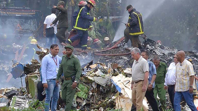 Foto-Foto Kecelakaan Pesawat di Kuba, Lebih dari 100 Orang Tewas - Bagian 3