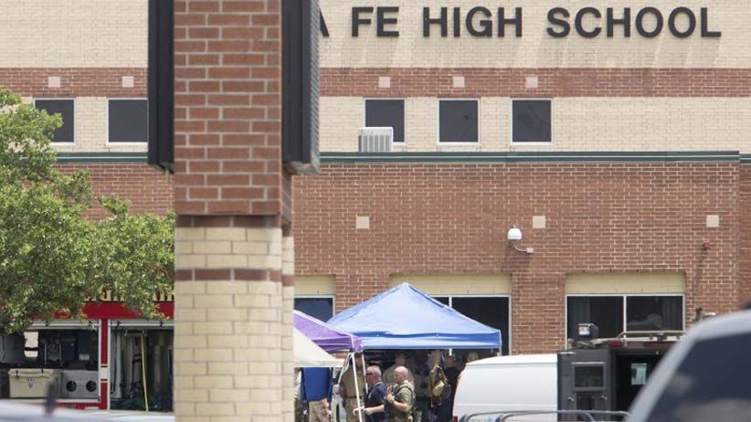 Foto-Foto Penembakan Brutal di Sekolah Texas, 10 Orang Tewas - Bagian 3