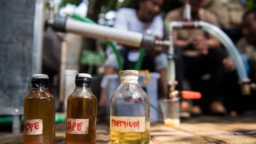 Motor Vespa Ini Gunakan Bahan Bakar dari Sampah Plastik - Bagian 4