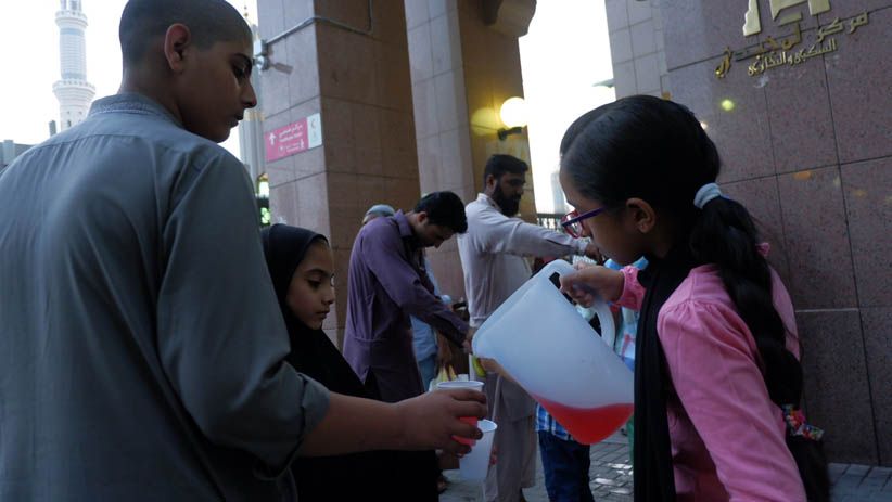 Ribuan Umat Muslim Buka Puasa Bersama di Masjid Nabawi, Begini Suasananya - Bagian 5