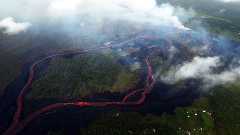 Pemandangan Menakjubkan Aliran Lahar Gunung Kilauea Hawaii Menuju Laut - Bagian 3