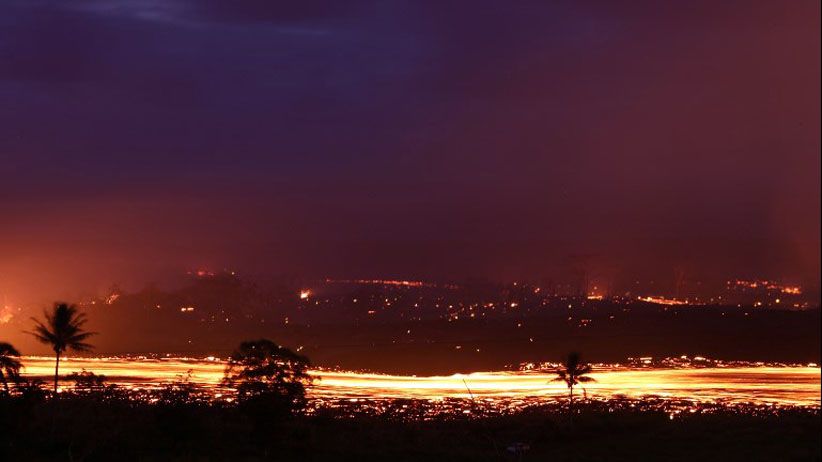 Pemandangan Menakjubkan Aliran Lahar Gunung Kilauea Hawaii Menuju Laut - Bagian 7