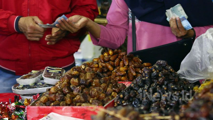 Penjualan Kurma di Pasar Tanah Abang Meningkat 50 Persen - Bagian 3