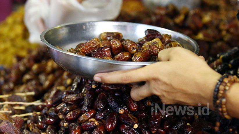 Penjualan Kurma di Pasar Tanah Abang Meningkat 50 Persen - Bagian 1