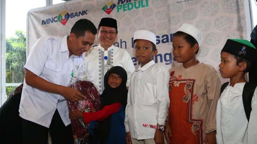 MNC Bank Gandeng Baznas Salurkan Santunan untuk Kaum Dhuafa - Bagian 2